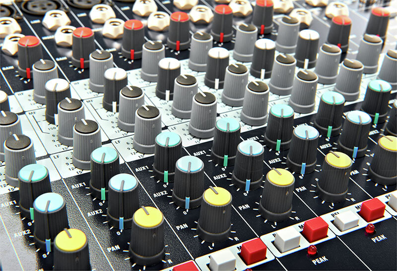 Núm điều khiển của Mixer Soundcraft EPM12