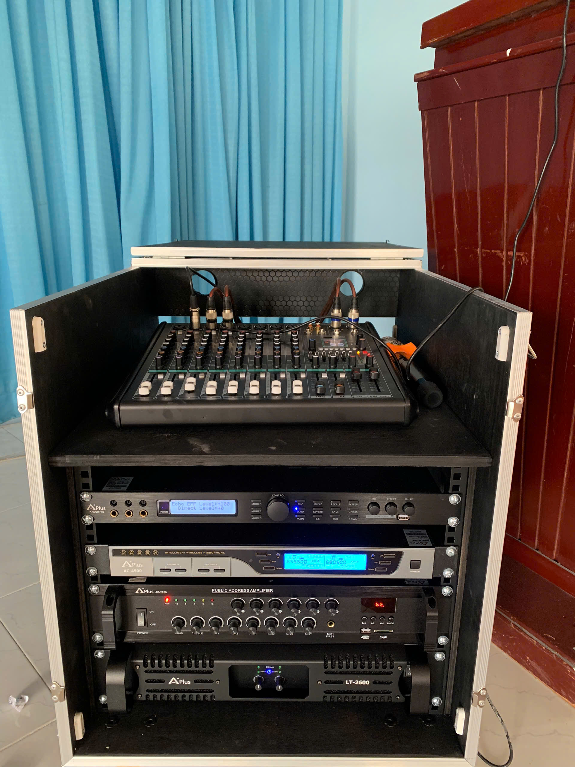 Tủ và mixer bộ chống hú, thiết bị xử lý vang số